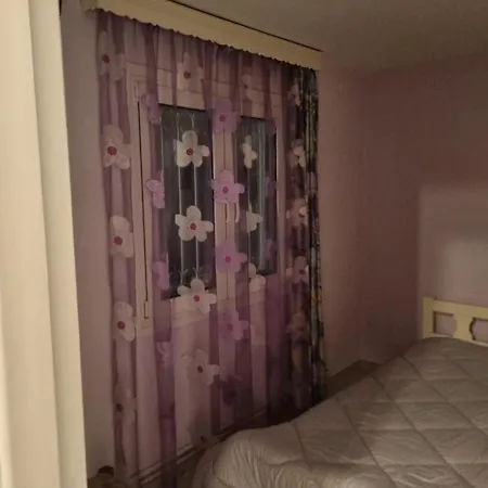 κεντρικό, άνετο και ζεστό Kamena Vourla